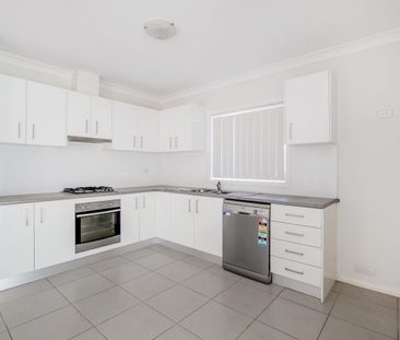 Tidy Granny Flat in a good location! - Photo 4