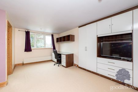 4 bedroom semi-detached house to rent - Photo 3