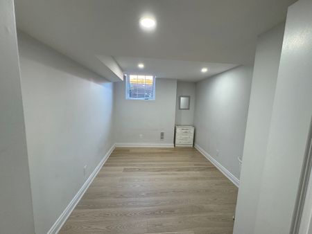 For Lease - 4105 Channing Crescent Unit# Basement A, Oakville, Ontario - Photo 2