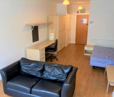 Studio to rent - Photo 5