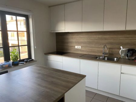 Ruim appartement met 3 slaapkamers, garage en groot terras - Foto 3