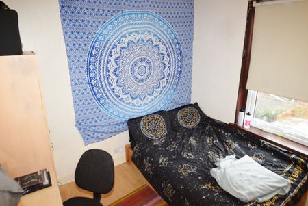 4 bedroom house share to rent - Photo 3