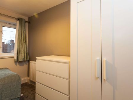 The Birches Room 4 - Photo 5