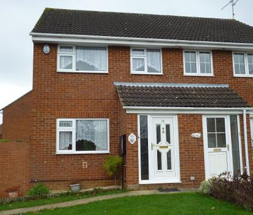 3 bedroom semi-detached house to rent - Photo 4