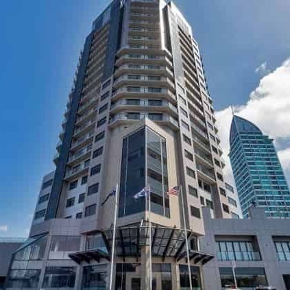 ONE BEDROOM APARTMENT& CARPARK @ TAKAPUNA - Photo 1