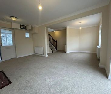2 bedroom semi-detached house to rent - Photo 2