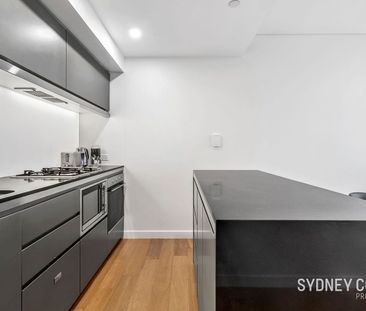 LUXURY ONE BEDROOM APARTMENT THAT OFFERS THE ULTIMATE URBAN LIVING ... - Photo 3