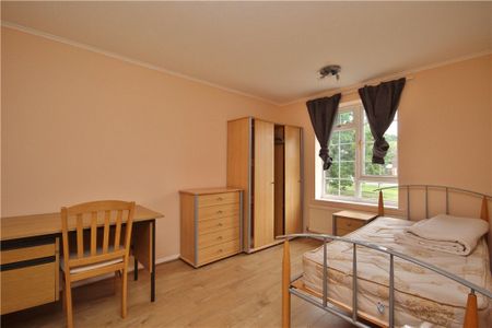 Southway, Guildford, Surrey, GU2 8DF - Photo 3