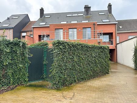 Gelijkvloers appartement met 1 slaapkamer, garage en tuin. - Photo 4