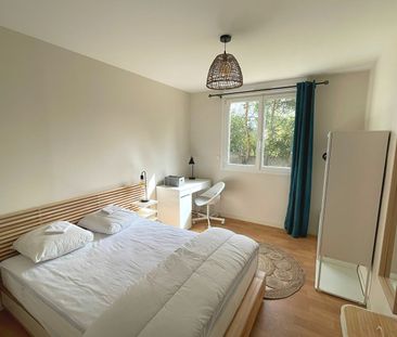 Location Maison 5 pièces 10m² - Photo 3