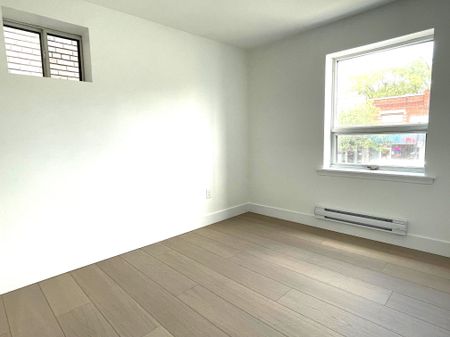 For Lease - 2373 Bloor Street Unit# 2, Toronto, Ontario - Photo 2