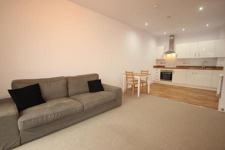 1 bedroom flat to rent - Photo 2