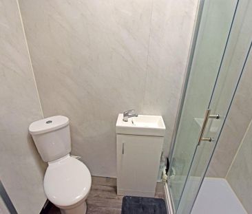 4 bedroom terraced house to rent - Photo 6