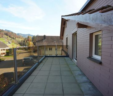 Gemütliche Dachwohnung mit grosszügigem Balkon - Photo 1