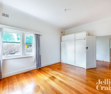 12 Higgins Road, Bentleigh - Photo 2