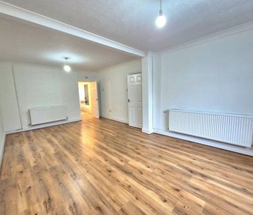 3 bedroom property to rent - Photo 1