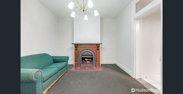 Charm and style in the heart of Carlton - Photo 1