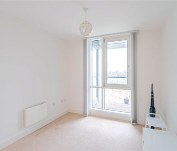 2 bed Flat for rent - Photo 4