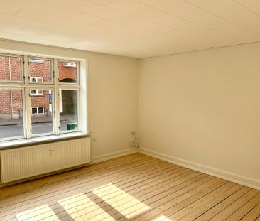 Hyggelig 3-værelses lejlighed i Aalborg med gode faciliteter - Photo 2