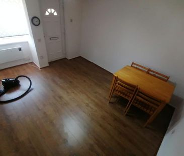 1 bedroom end of terrace house to rent - Photo 2