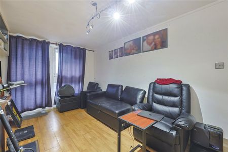 Winstanley Estate, London, SW11 2EW - Photo 2