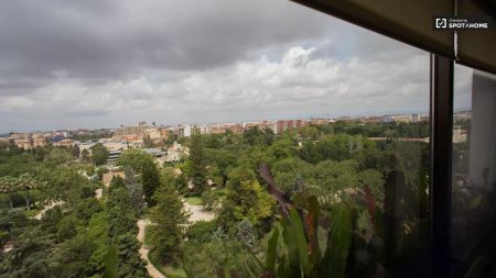 Room in a shared 2-bedroom apartment for rent in Exposició. - Photo 4