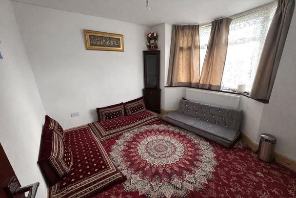 5 bedroom semi-detached house to rent - Photo 1