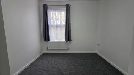 5 bedroom terraced house to rent - Photo 4