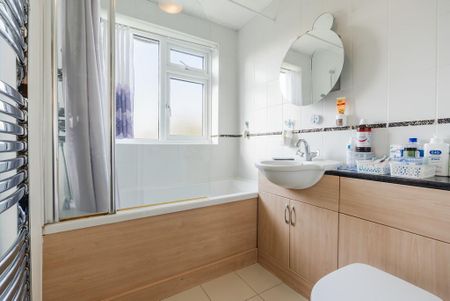 2 bedroom apartment to rent - Photo 5