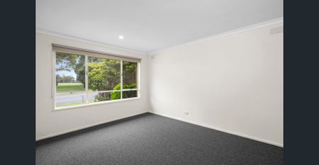 3 Bedroom , 2 Bathroom Gem! - Photo 5