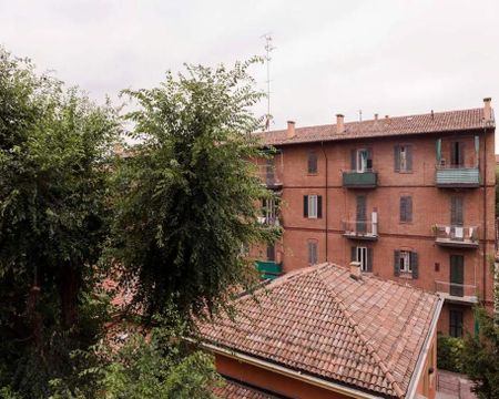 Viale Giovanni Vicini, Bologna, Emilia-Romagna 40122 - Photo 5