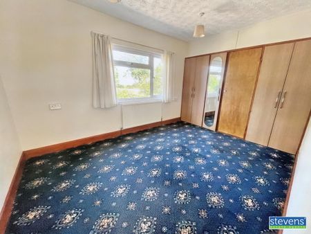 3 bedroom detached house to rent - Photo 2