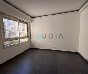 Location Appartement 4 pièces 92m² ANTIBES 06600 - Photo 6