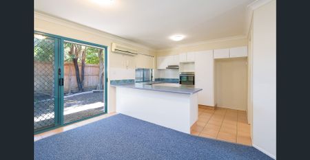 Good sized 3 bedroom Villa in Gated Complex - Photo 5