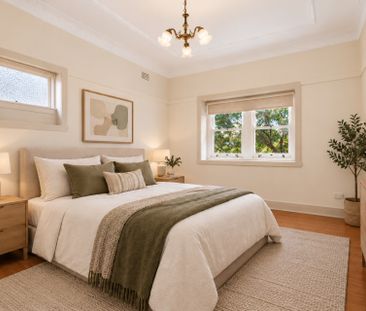 Charming Two Bedroom Apartment in a Prime Ashfield Location - Photo 2