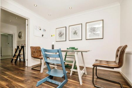 4 bedroom semi-detached house to rent - Photo 4