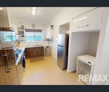 Tidy Mount Austin Home - Photo 6