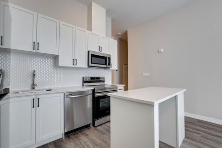 For Lease - 3265 Carding Mill Trail Unit# 101, Oakville, Ontario - Photo 5