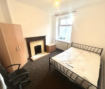 4 bedroom house of multiple occupation to rent - Photo 6