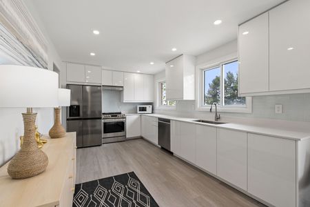 For Lease - 3211 Eighth Line, Bradford West Gwillimbury, Ontario - Photo 5