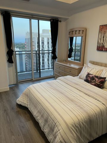 For Lease - 318 Spruce Street, Waterloo, Ontario - Photo 4