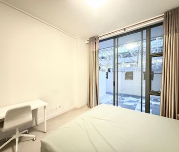 Spacious & Fully Furnished 2-Bedroom Apartment in the Heart of Rhodes - Photo 2