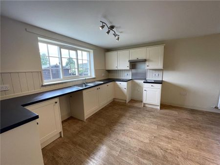 3 bedroom detached house to rent - Photo 3