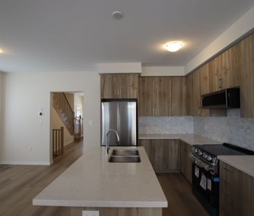 For Lease - 1372 Canfield Street, Oshawa, Ontario - Photo 6