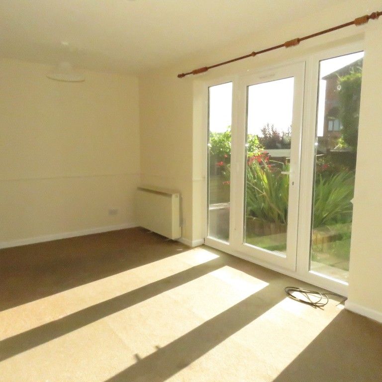 2 bed Terraced - To Let - Photo 1