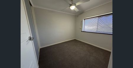 Modern 2 Bedroom Townhouse in Outstanding Location - Photo 3