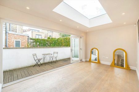 Hannell Road, Fulham, SW6 - Photo 2