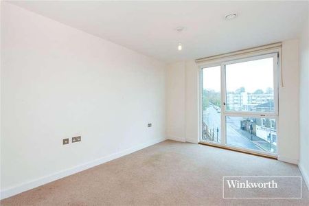 Finchley Road, London, NW11 - Photo 3