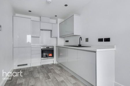 3 bedroom townhouse to rent - Photo 3
