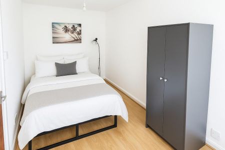 1 bedroom flat to rent - Photo 2